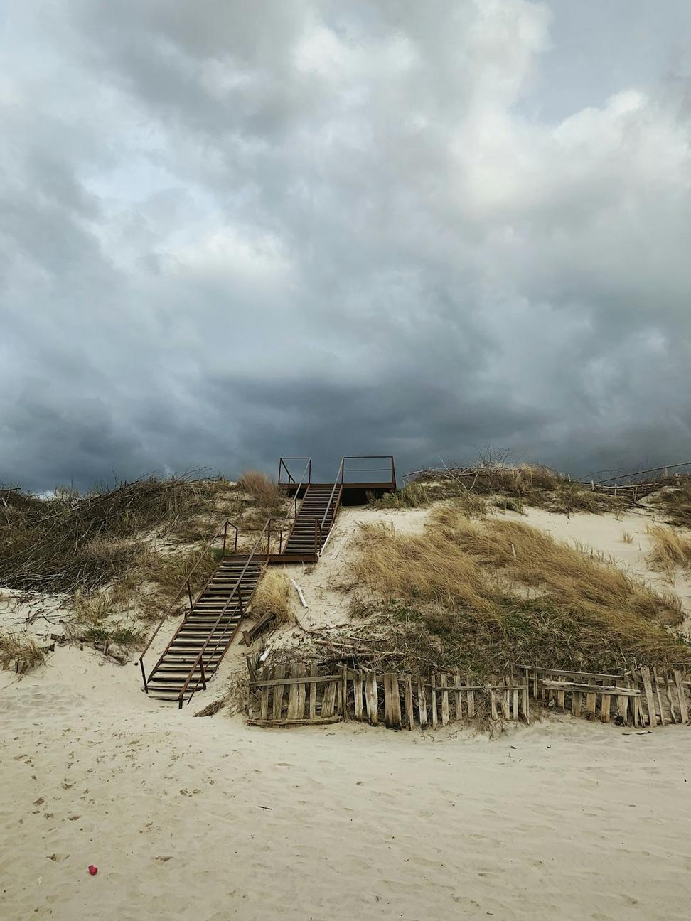 Coastal storm waves